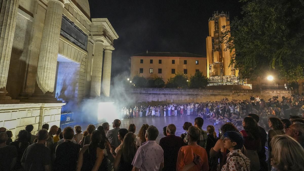 Noche del Patrimonio 2026 la compañía La Normal presenta en la Puerta del Puente Liminal