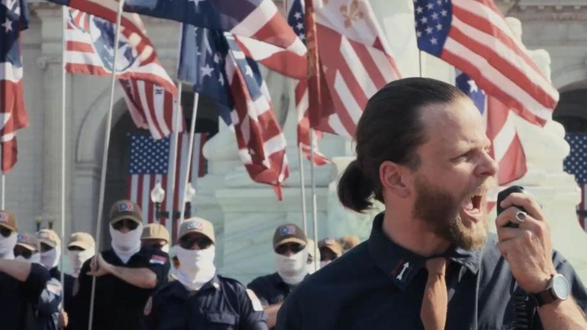 Neonazis desfilan con impunidad por Washington DC, pero Trump quiere que pienses que la amenaza viene de la izquierda