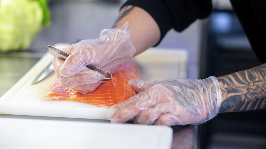 Cómo eliminar el anisakis del pescado que compramos para consumir en casa