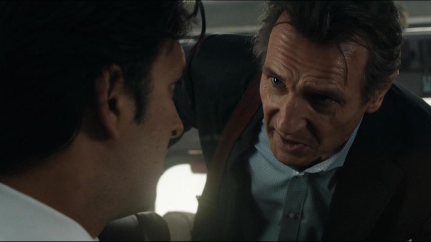 Liam Nesson salva a un inocente, y de paso insulta a un bróker, en 'El pasajero'