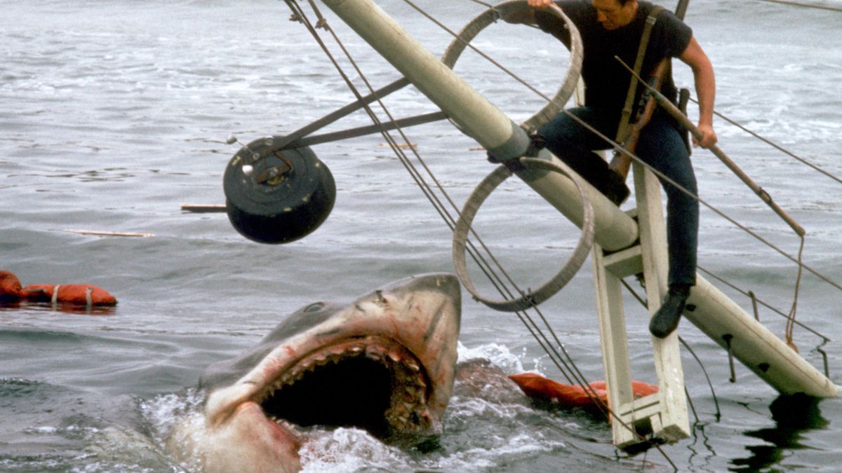 Roy Scheider en el set de 'Tiburón'