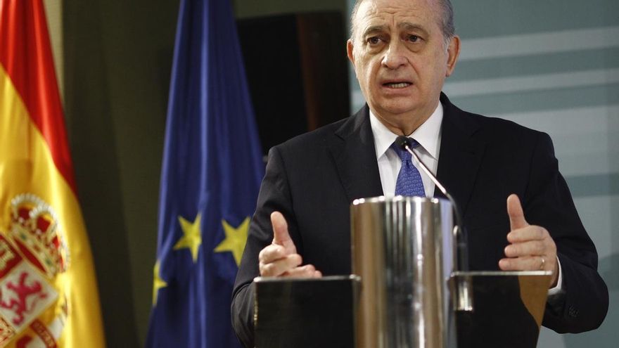 Fernández Díaz replica a Sánchez que otros gobiernos socialistas avalan el acuerdo con Turquía que él tacha de ilegal