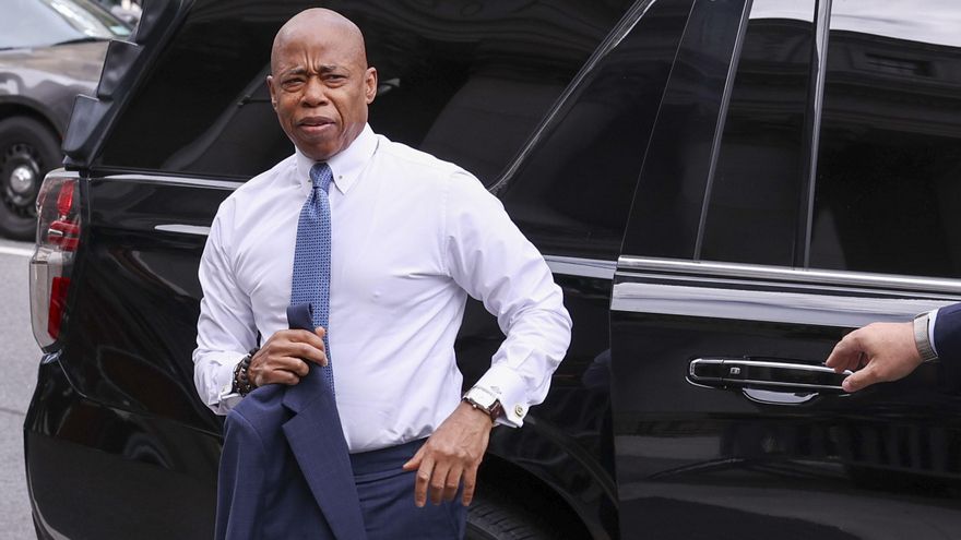 Asamblea municipal de Nueva York demanda a alcalde para impedir oficina de ICE en prisión