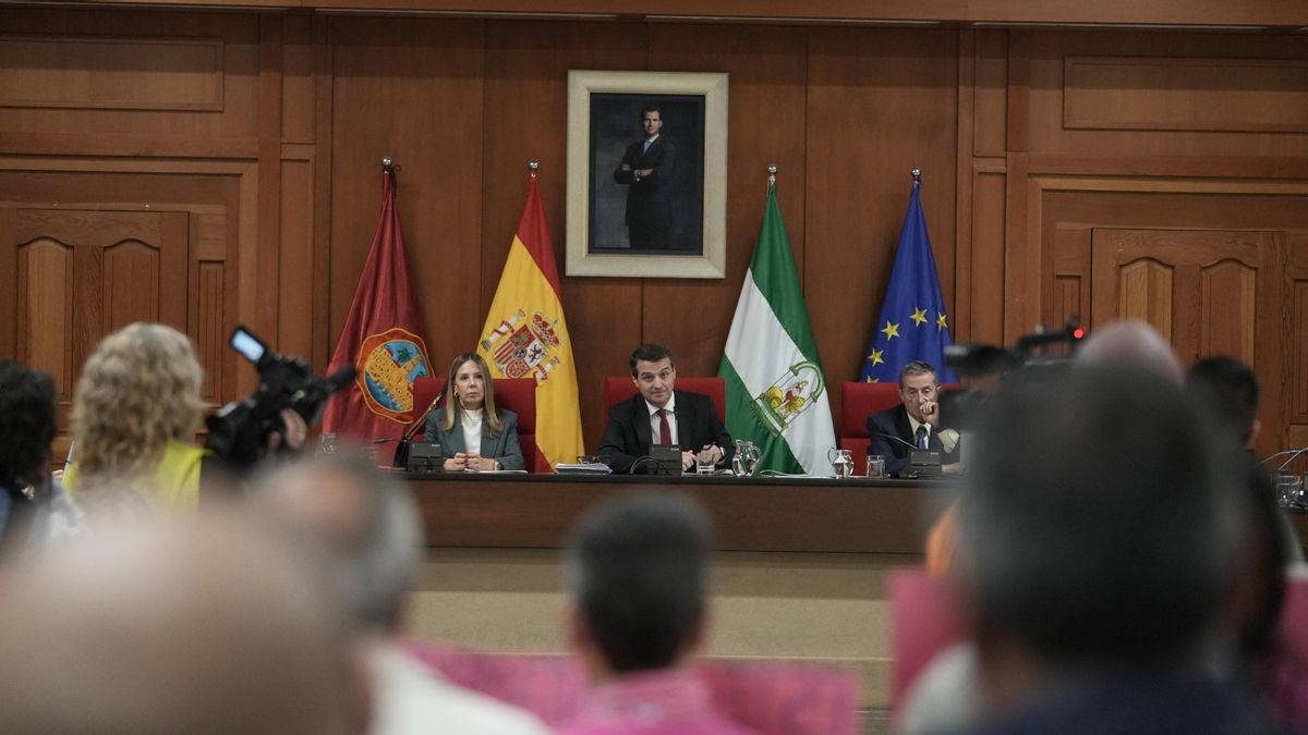 La crisis de los cribados enfrenta a los partidos del Ayuntamiento por el modelo de la sanidad pública