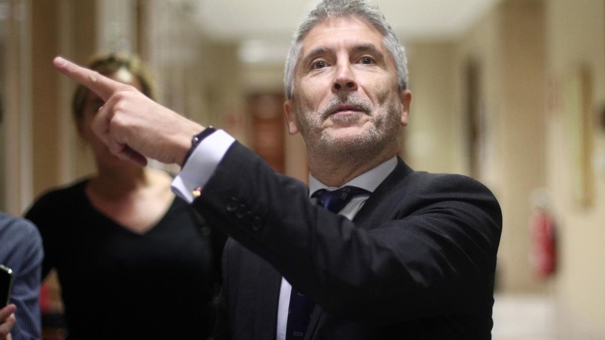 Marlaska dice que en Cataluña hubo una violencia "de mucho mayor impacto" que la del País Vasco, según los policías