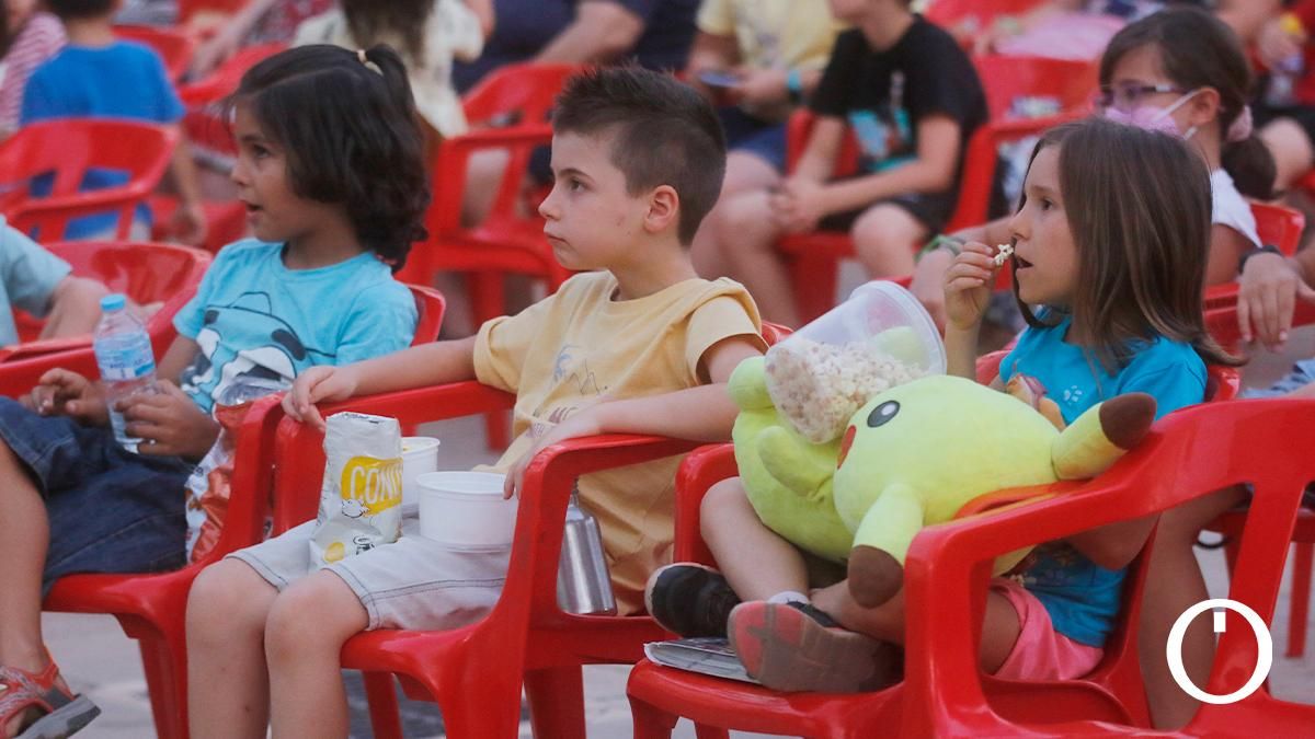 El Ayuntamiento abrirá un colegio y un centro cívico para ofrecer cine de verano