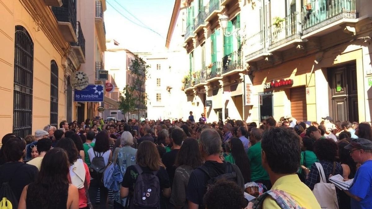 Miembros de La Casa Invisible dicen que "es imprescindible" y que han cumplido los requisitos del Ayuntamiento