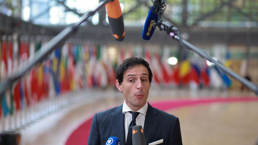 Bruselas defiende mantener la prohibición a coches con CO2 en 2035 porque da "certidumbre"