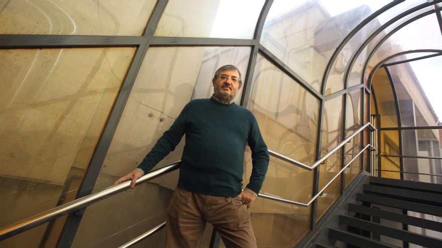 A poc a poc s’està consolidant la presència de la dona dins de les institucions, al Govern, però en la Història no ho pots fer tan fàcilment perquè això necessita un canvi de mentalitat.