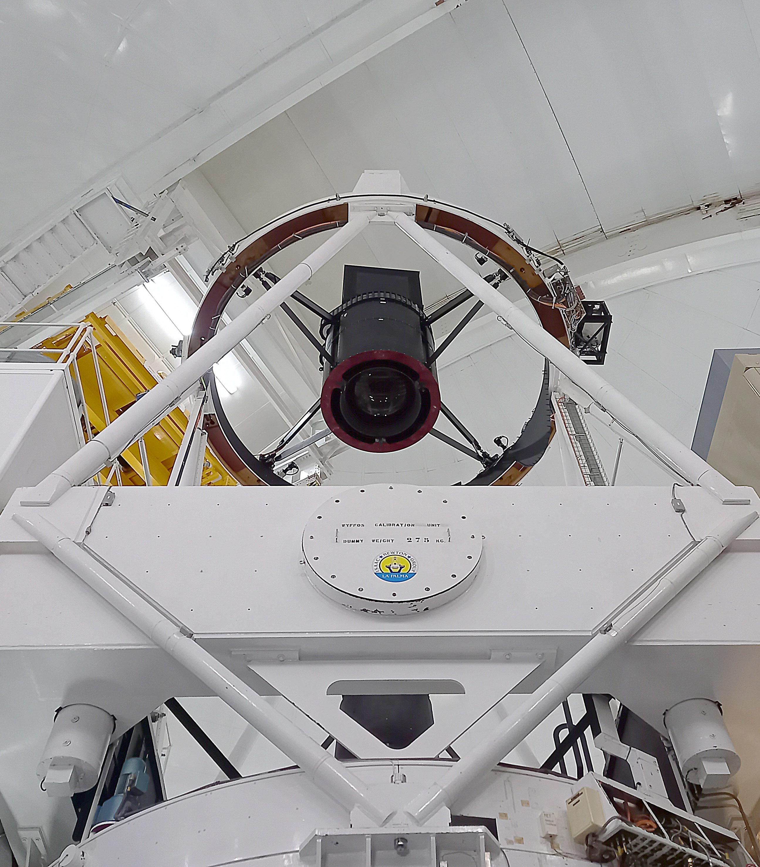 En la imagen, el nuevo rotador y corrector óptico de instrumentos instalado en el foco principal del Telescopio William Herschel (WHT).