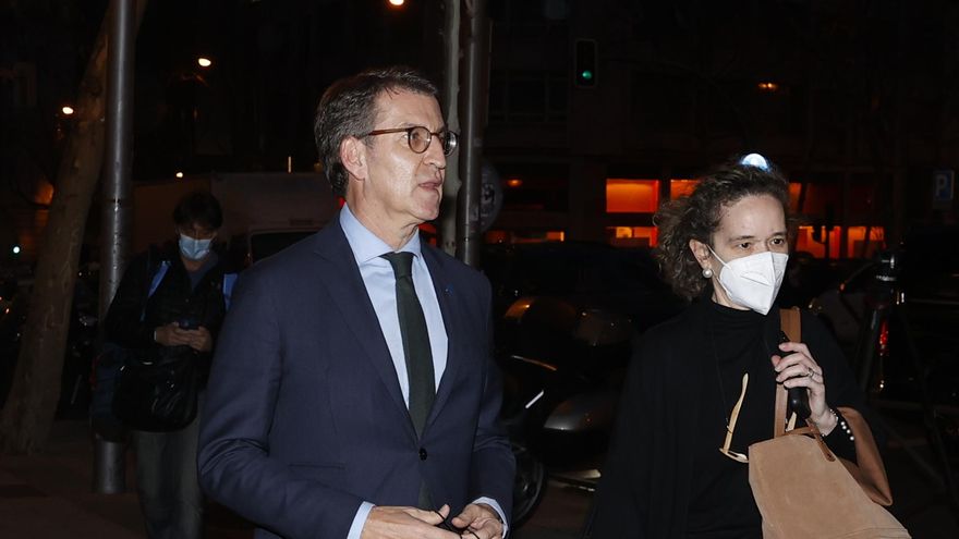 Feijóo a su llegada a Génova antes de la reunión con los barones