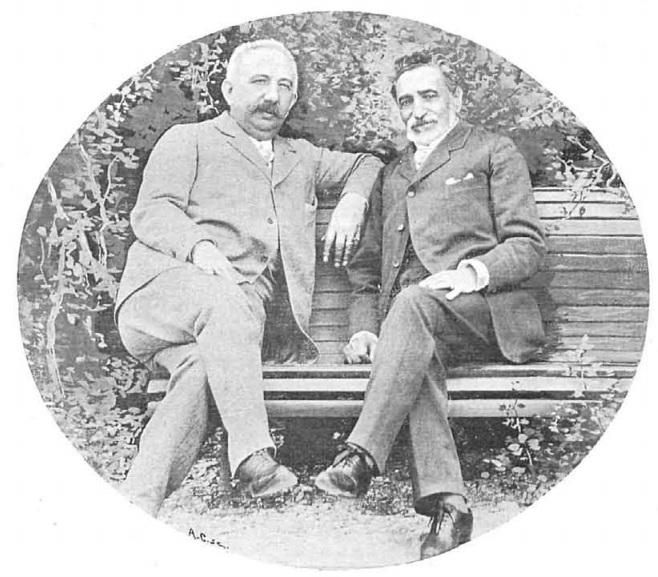 Germán Gamazo y Calvo (izquierda) posa junto a Práxedes Mateo Sagasta (derecha): en los inicios de su carrera, el suegro de Maura fue clave para introducirlo en las altas esferas del Partido Liberal.