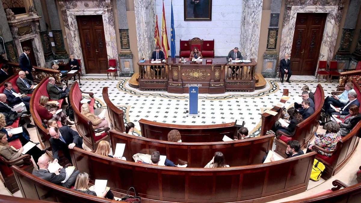 València reclama por unanimidad al Gobierno y a la Generalitat que mejore la red de cercanías y metro