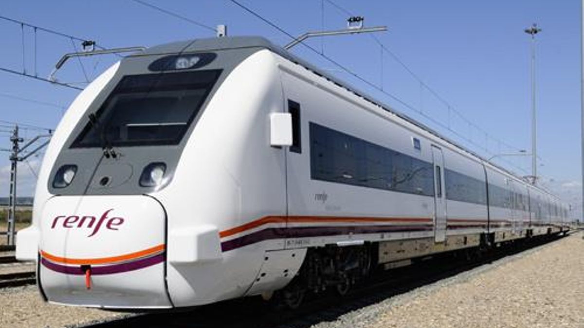 Tren media distancia de Renfe.