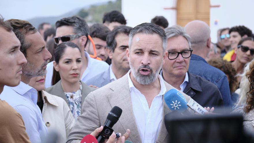 Abascal carga contra el "fanatismo climático" mientras acusa a Moreno de tener un plan para "arrancar olivos"
