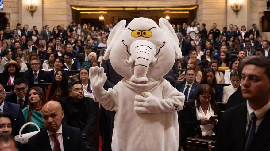 El elefante en la habitación: Colombia ha elegido a un paquidermo como senador para denunciar la corrupción en el país