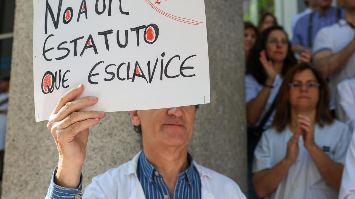 Los sindicatos médicos aplazan la huelga indefinida por las elecciones