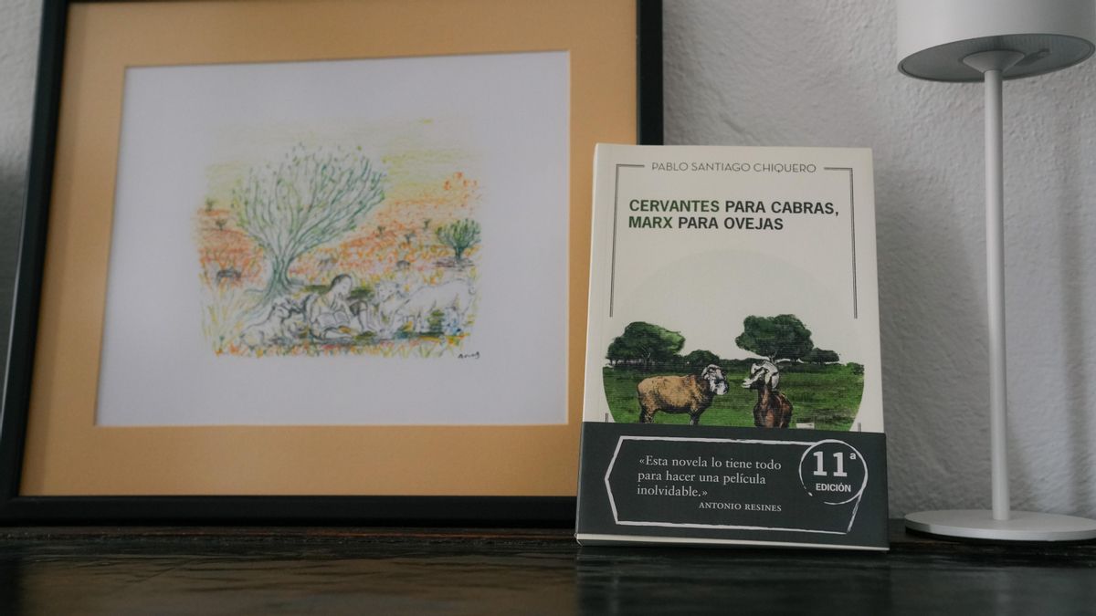 Dibujo de Mateo con sus cabras y ovejas, regalo de un lector, junto a un ejemplar de la novela