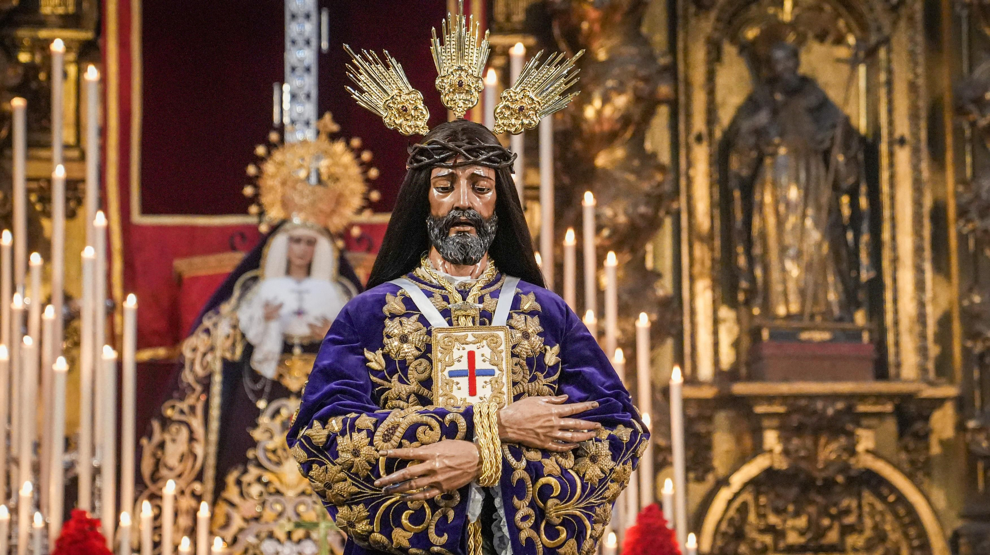 Los besapiés de Jesús Rescatado y del Cristo del Remedio de Ánimas, y el besamanos de Jesús, Divino Salvador, en su Prendimiento, en imágenes