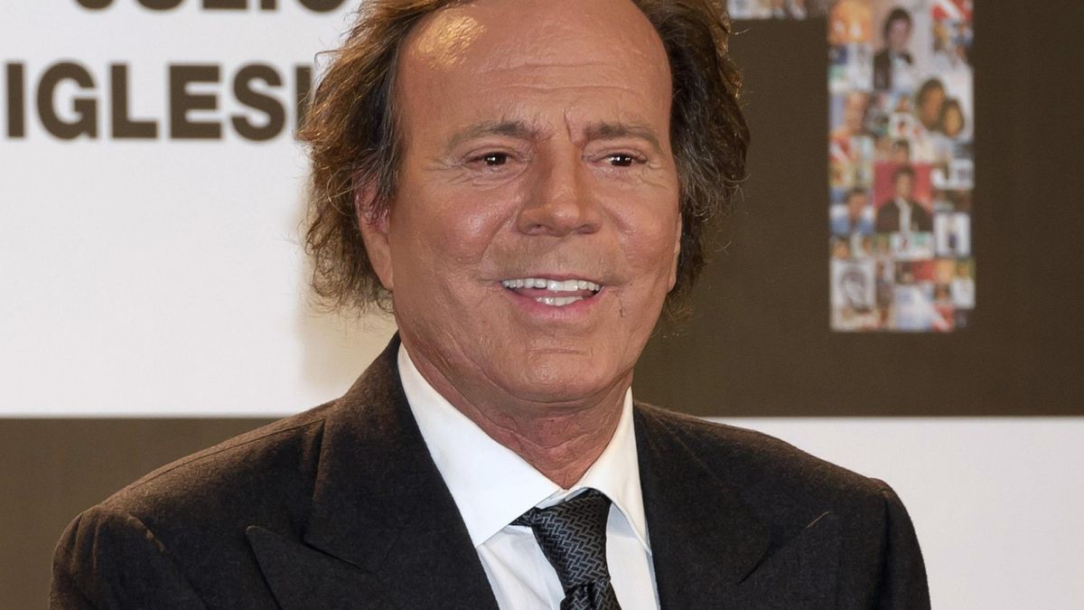 El juez instructor de la querella contra Julio Iglesias pide a la Fiscalía que se pronuncie sobre la competencia
