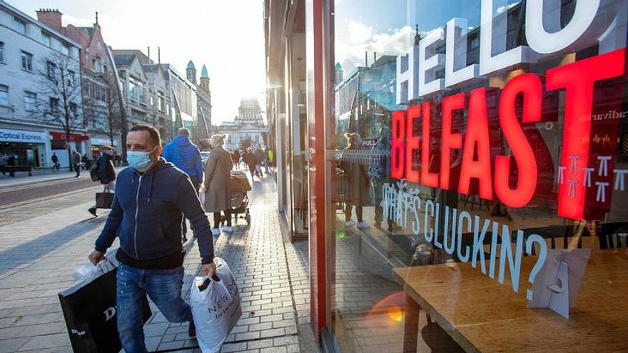 Irlanda reimpone el toque de queda en pubs y vuelve al teletrabajo por un brusco avance del coronavirus