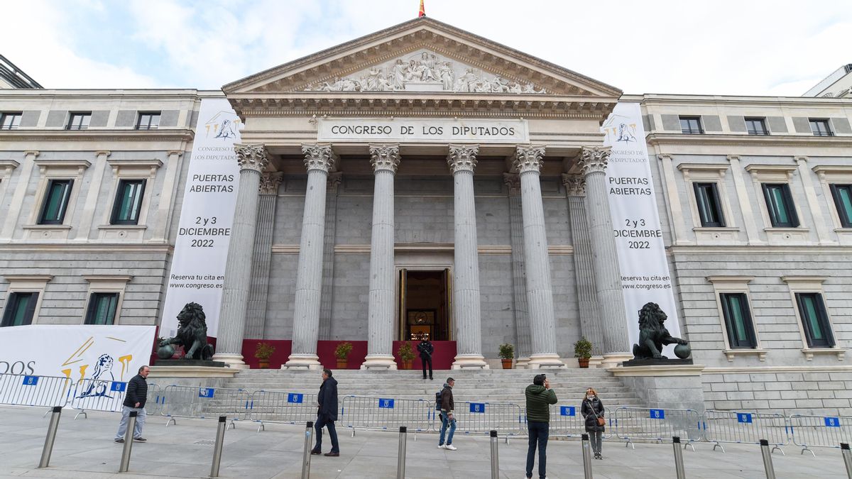 Fachada del Congreso de los Diputados en la 25 edición de las Jornadas de Puertas Abiertas, a 2 de diciembre de 2022, en Madrid (España).