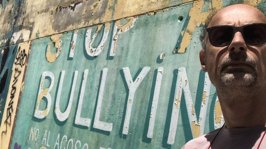 Rubén Lardín escribe una deriva a hombros del placer, la calle, las películas y la escritura