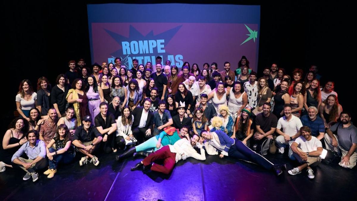 Romper "pantallas" e ir a los Luchana: la apuesta teatral de la temporada en Chamberí, con muchas caras conocidas