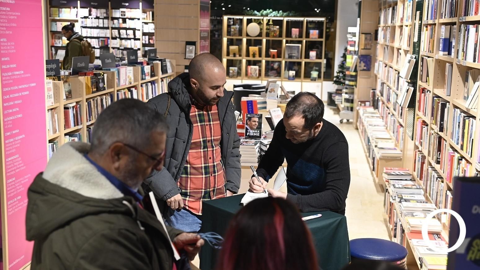 Firma de libros de Ángel Martín en Córdoba