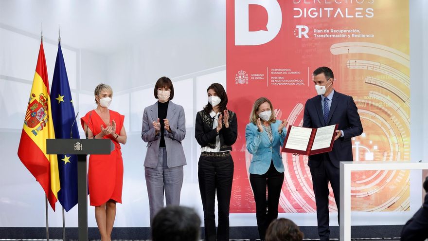 El Gobierno presenta la "carta de derechos digitales", que de momento no tendrá impacto legal