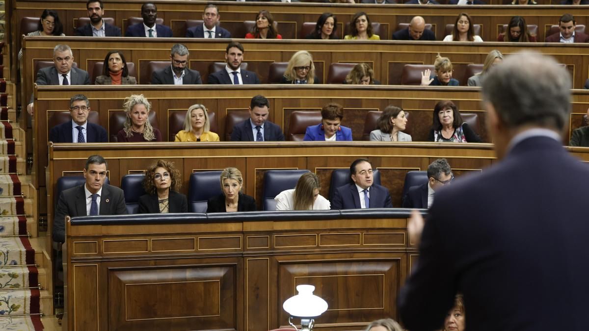 Feijóo en un momento de su intervención en la sesión de control al Gobierno.
