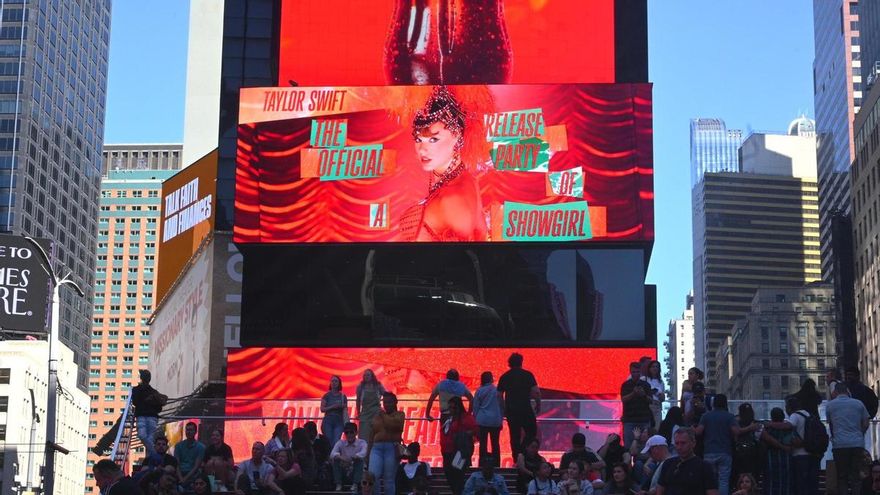 El productor detrás de 'The Life of a Showgirl' de Taylor Swift y artífice de éxitos pop que marcaron a la generación milenial