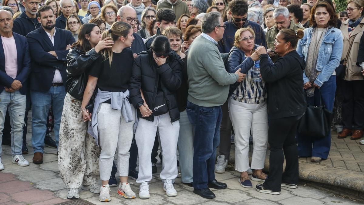 Concentración por el asesinato de una mujer en la Fuensanta