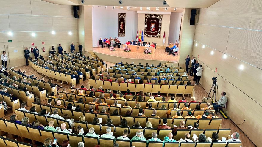 El rector de la UCLM habla de “estabilidad financiera y garantías para la expansión” en el nuevo curso académico