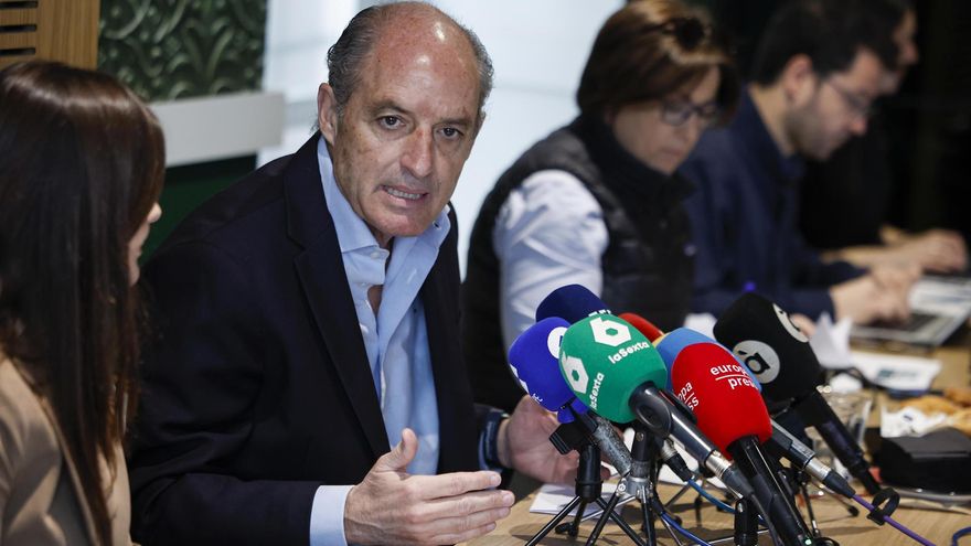 La encuesta de Camps dispara a Vox y Compromís y hunde al PP, como los sondeos encargados por la izquierda