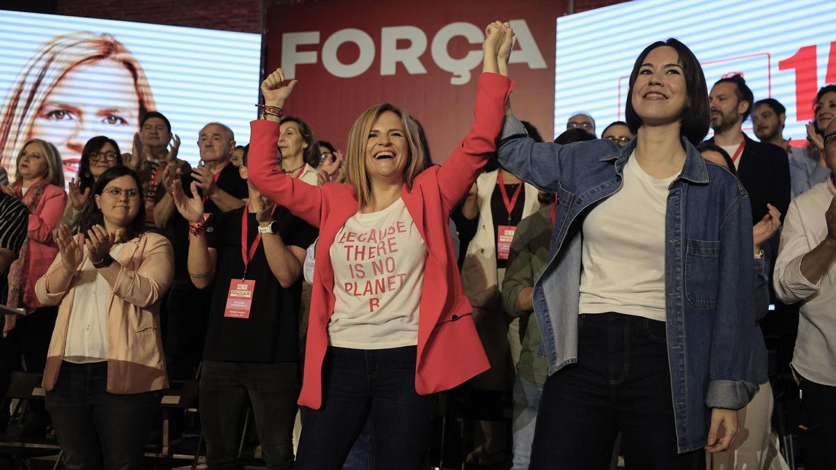 Pilar Bernabé, junto a Diana Morant, en el congreso del PSPV de València.