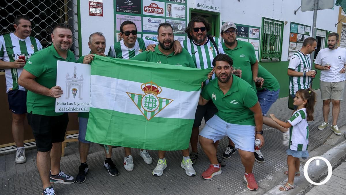 Hermanamiento entre aficionados del Córdoba CF y el Real Betis en la Peña 'Las Leyendas del Córdoba CF'