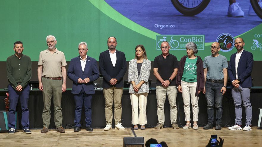 Todas las ciudades españolas pueden ser aptas para moverse en bicicleta, según expertos