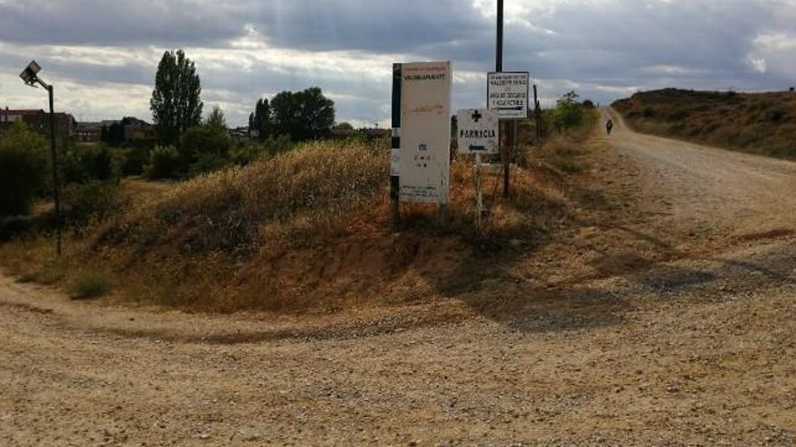 Paso del Camino de Santiago por Valdelafuente.