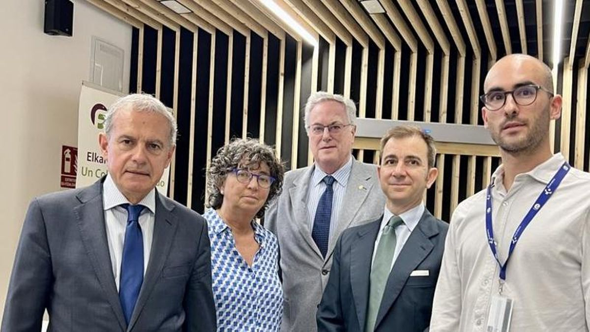 Deja el Gobierno por jubilación Iñaki Betolaza, director de Farmacia durante los últimos 14 años