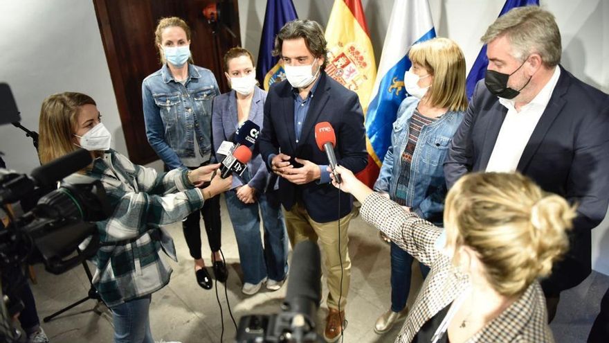 Rueda de prensa posterior a la creación de la mesa parlamentaria por La Palma.
