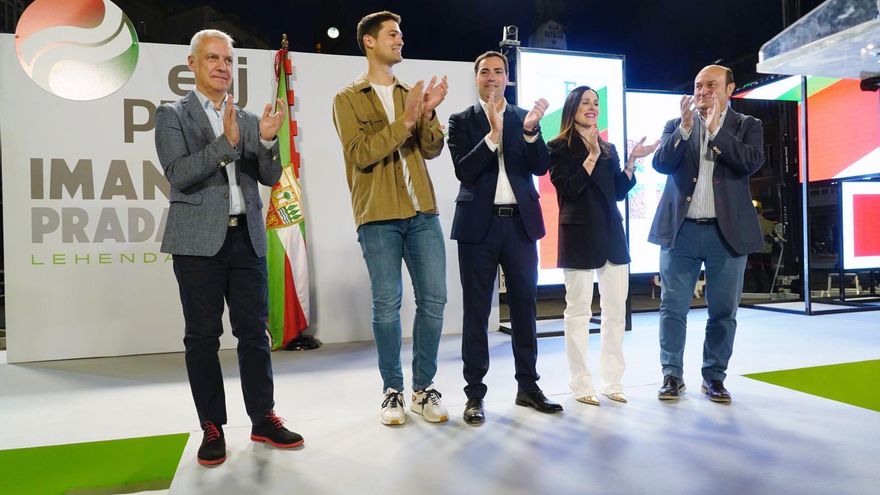 Pradales inicia la campaña con Urkullu de ariete para frenar a EH Bildu: "Les puede su objetivo de asaltar el poder"