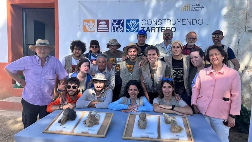 El equipo del yacimiento tartésico de las Casas del Turuñuelo, Medalla de Extremadura 2023