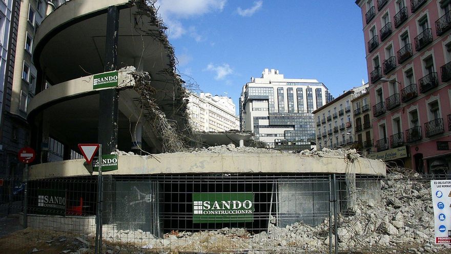 Almeida privatiza un parking histórico de Madrid escogiendo una de las ofertas más caras para los residentes