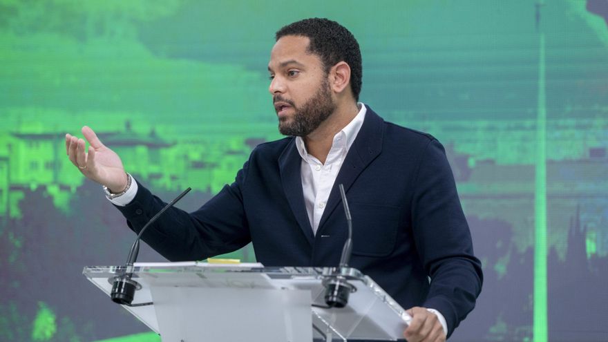 El secretario general de Vox, Ignacio Garriga, en una rueda de prensa