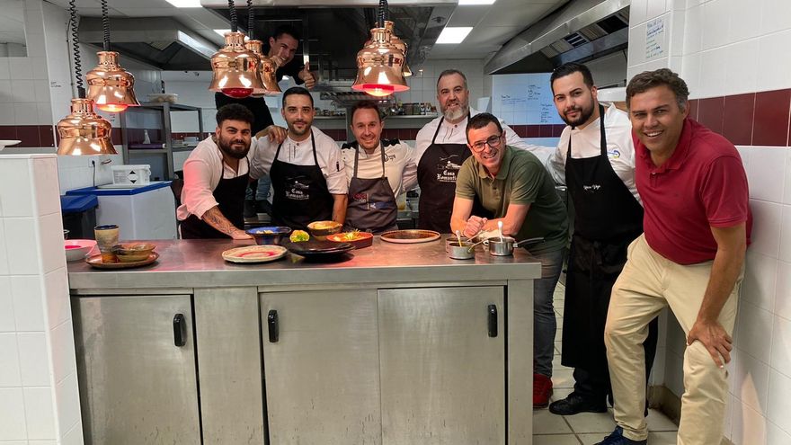 Equipo Casa Romántica y Ricard Camarena