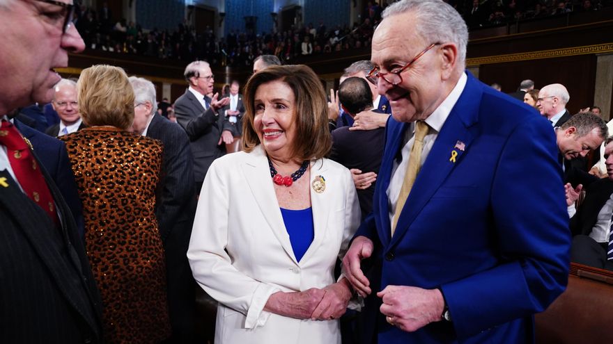 Biden afronta críticas de algunos demócratas por hablar de inmigrantes "ilegales"