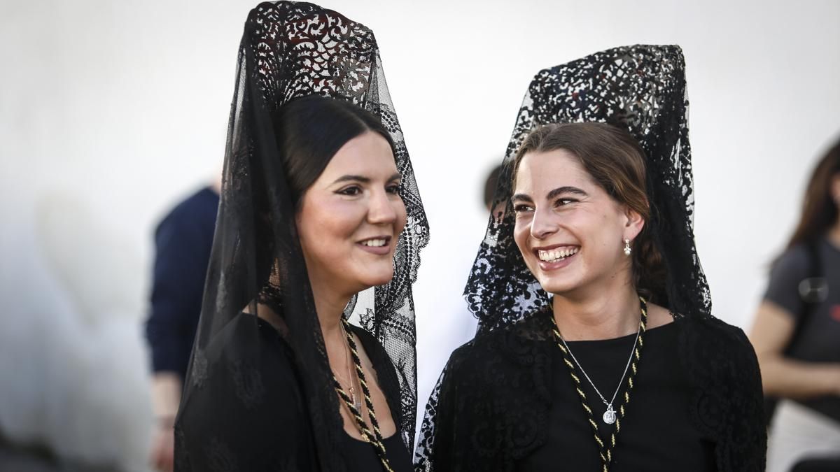 Procesión de la Hermandad de Los Dolores, en imágenes
