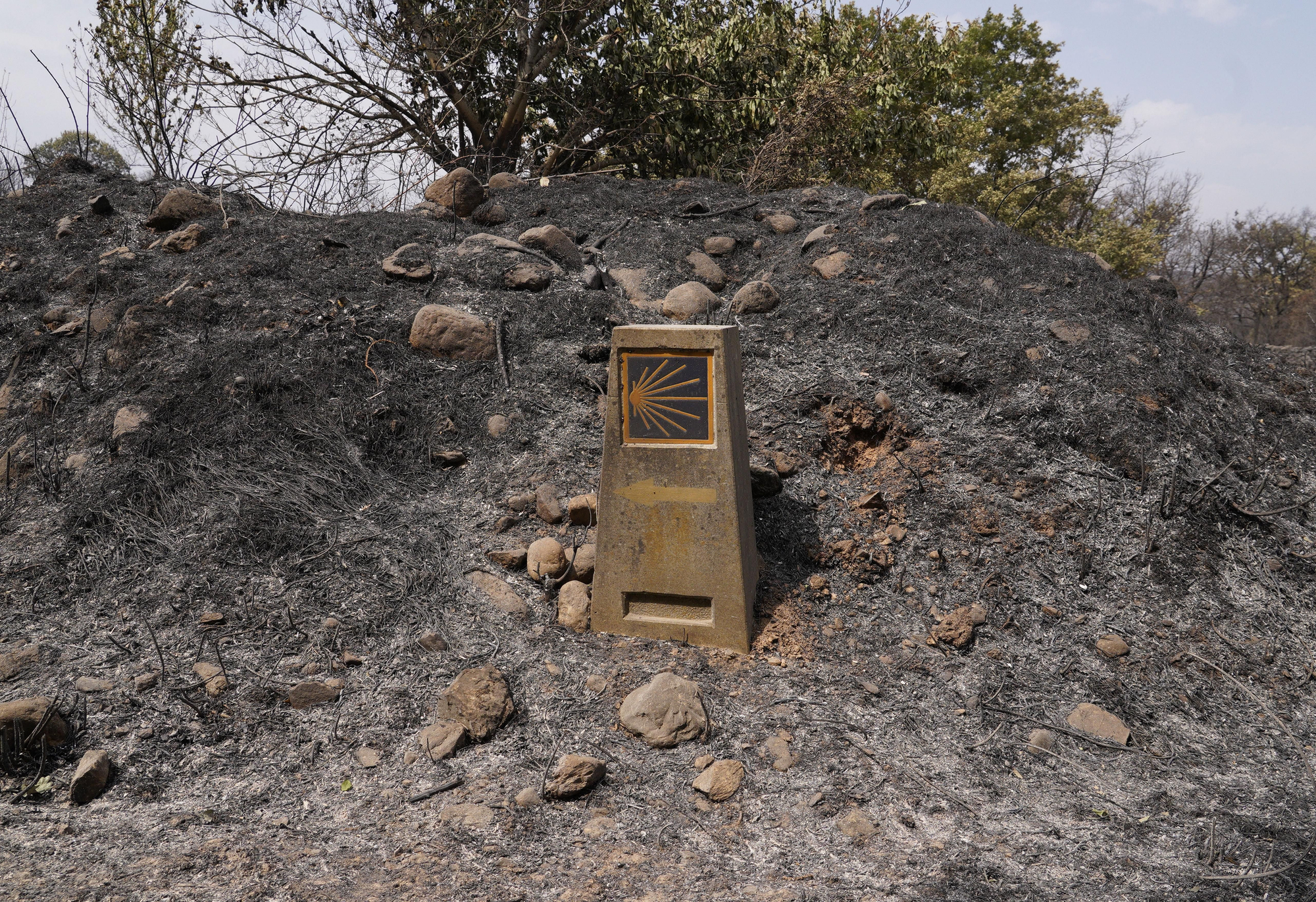 Las Médulas y sus pueblos enseñan los rescolgos de su tragedia, en imágenes