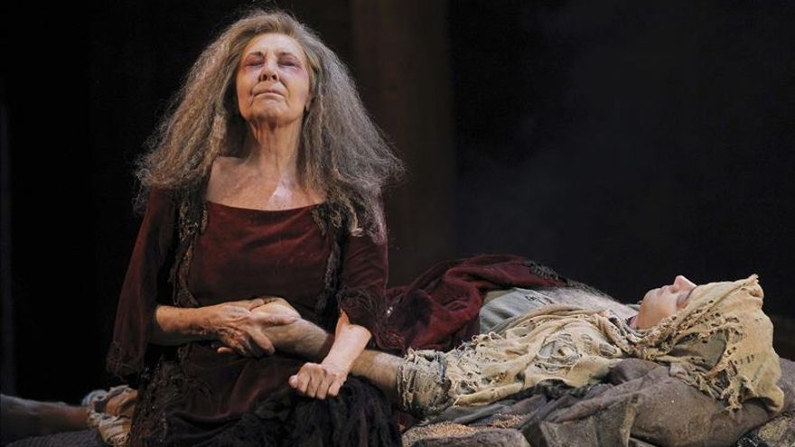 Suspenden la gira de "Hécuba", tras la operación de Concha Velasco